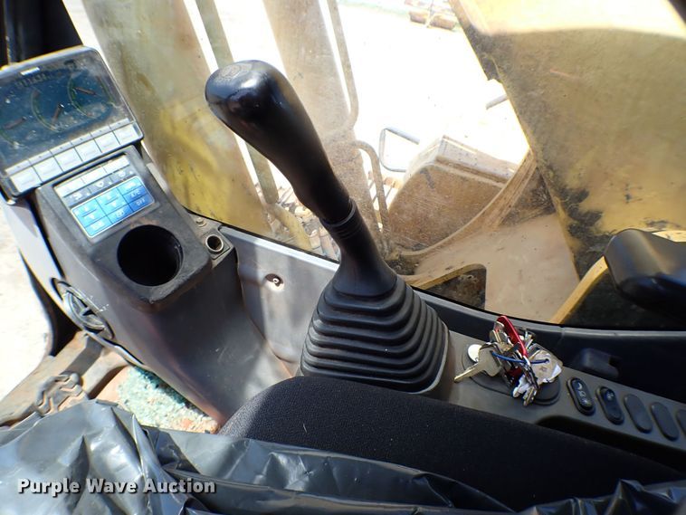 image for item MF9376 2007 Komatsu PC220LC-8  excavator