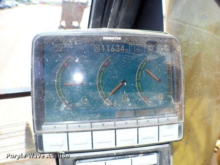 image for item MF9376 2007 Komatsu PC220LC-8  excavator