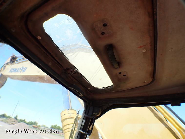 image for item MF9376 2007 Komatsu PC220LC-8  excavator