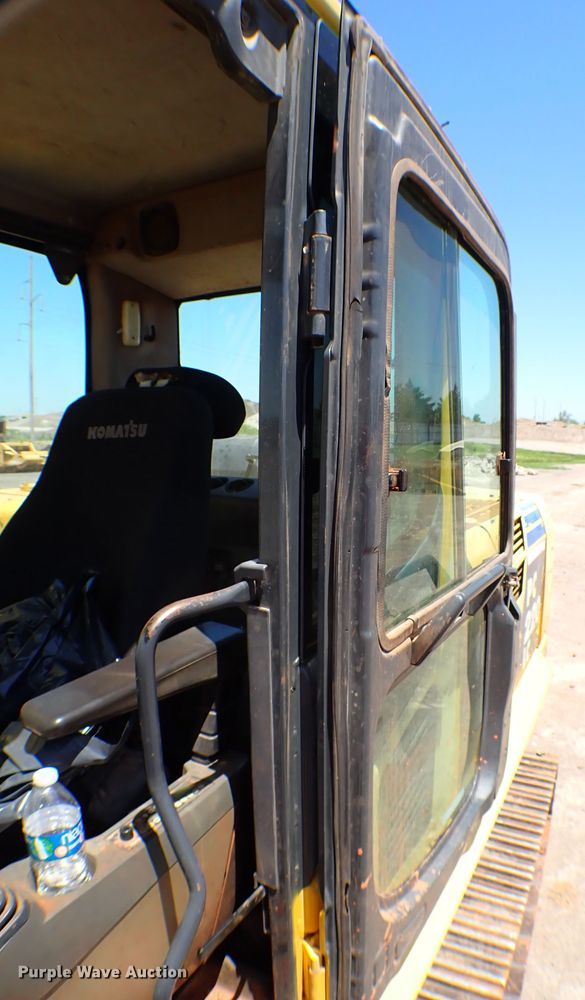 image for item MF9376 2007 Komatsu PC220LC-8  excavator