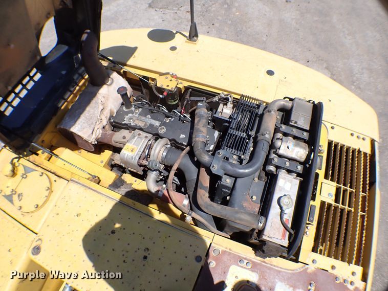 image for item MF9376 2007 Komatsu PC220LC-8  excavator