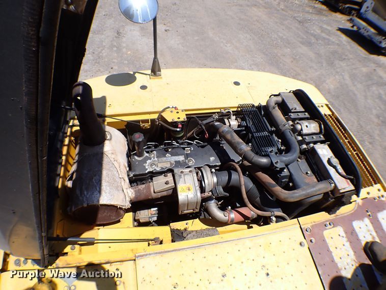 image for item MF9376 2007 Komatsu PC220LC-8  excavator