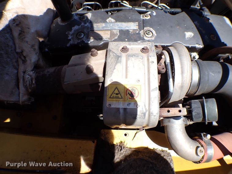 image for item MF9376 2007 Komatsu PC220LC-8  excavator