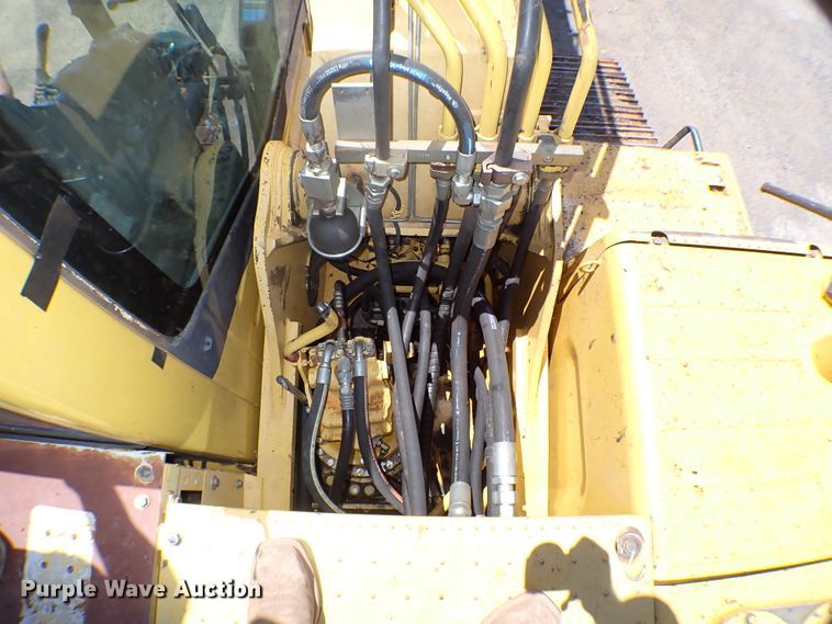 image for item MF9376 2007 Komatsu PC220LC-8  excavator