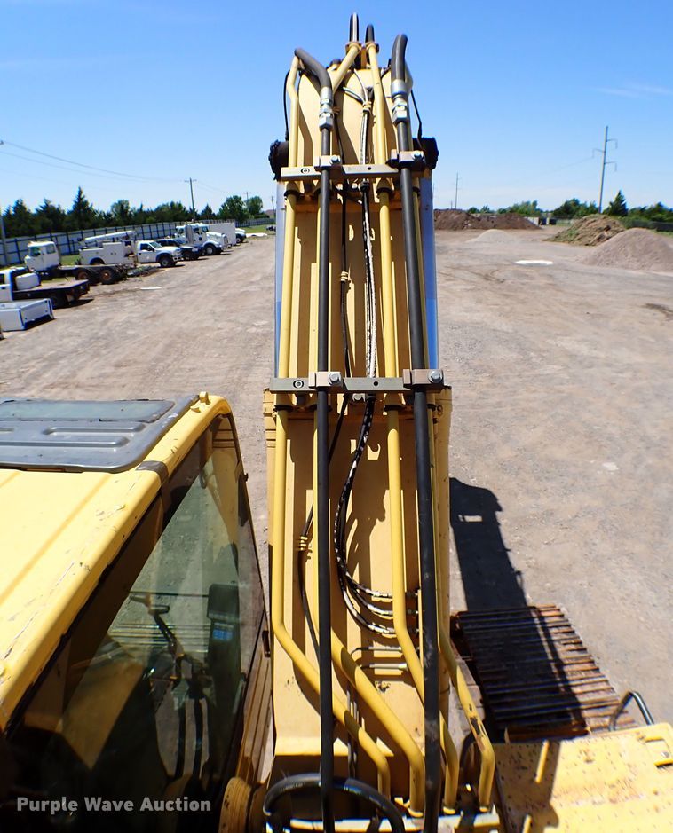 image for item MF9376 2007 Komatsu PC220LC-8  excavator