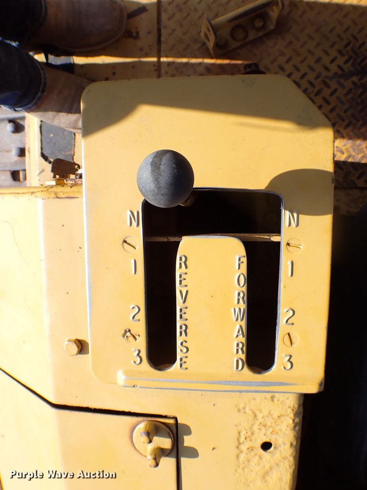 image for item MF9399 1979 Caterpillar D6D  dozer