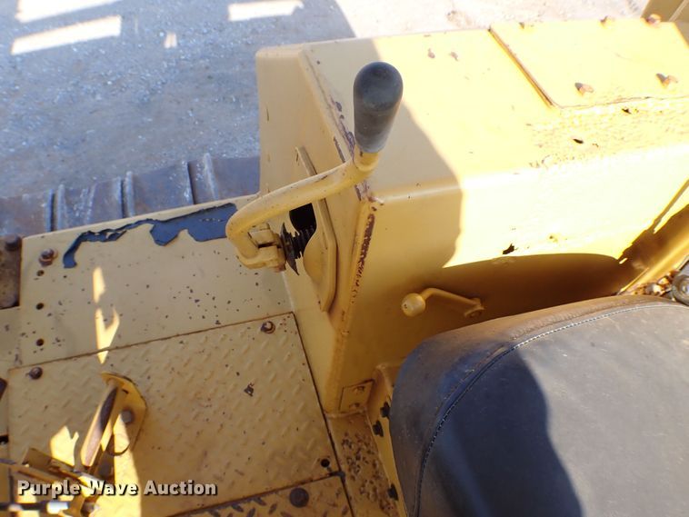 image for item MF9399 1979 Caterpillar D6D  dozer