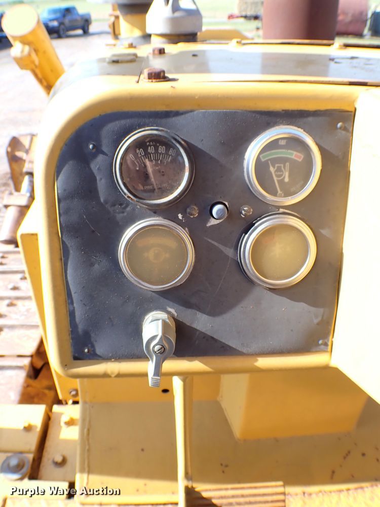 image for item MF9399 1979 Caterpillar D6D  dozer