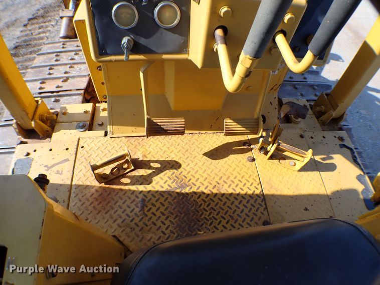 image for item MF9399 1979 Caterpillar D6D  dozer