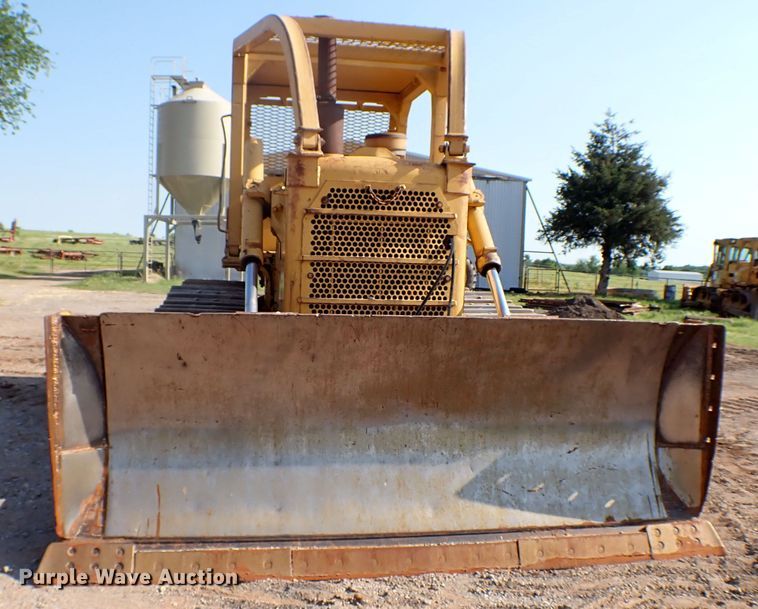 image for item MF9400 1979 Caterpillar D6D  dozer