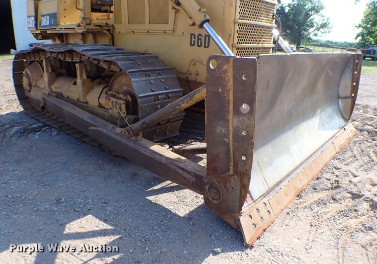 image for item MF9400 1979 Caterpillar D6D  dozer