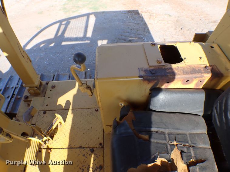 image for item MF9400 1979 Caterpillar D6D  dozer