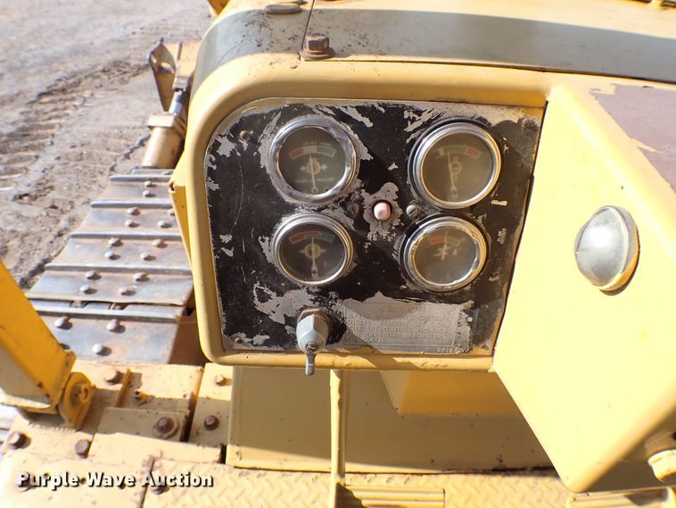 image for item MF9400 1979 Caterpillar D6D  dozer