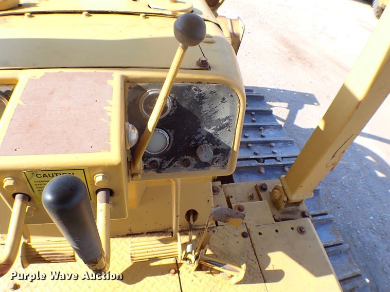 image for item MF9400 1979 Caterpillar D6D  dozer