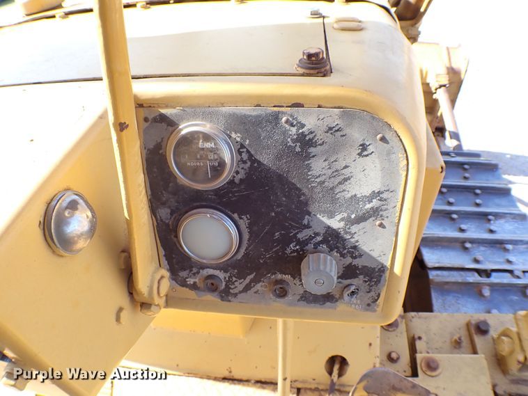 image for item MF9400 1979 Caterpillar D6D  dozer