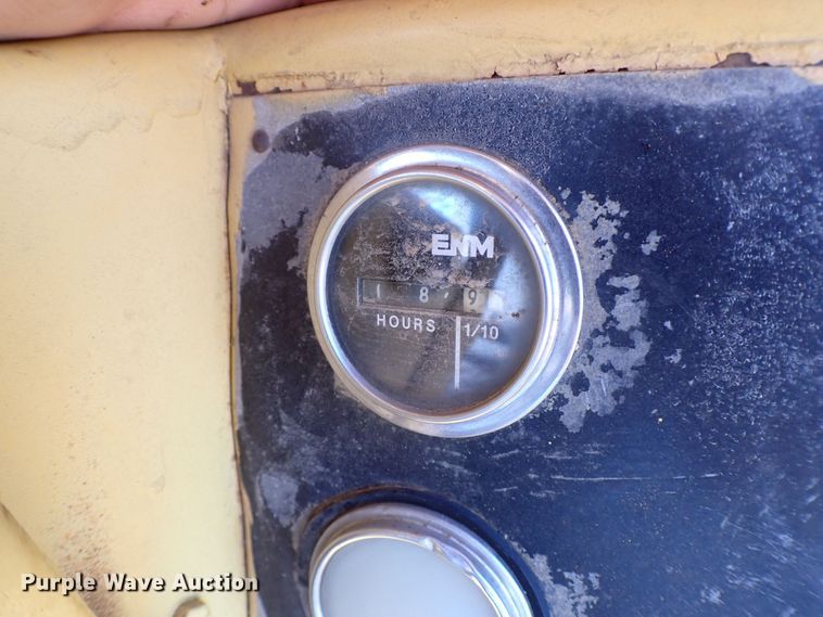 image for item MF9400 1979 Caterpillar D6D  dozer