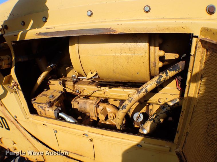 image for item MF9400 1979 Caterpillar D6D  dozer