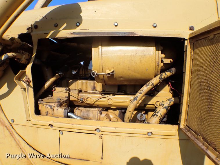 image for item MF9400 1979 Caterpillar D6D  dozer