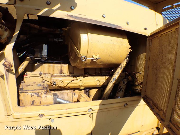 image for item MF9400 1979 Caterpillar D6D  dozer