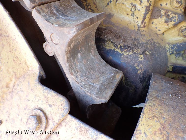 image for item MF9400 1979 Caterpillar D6D  dozer