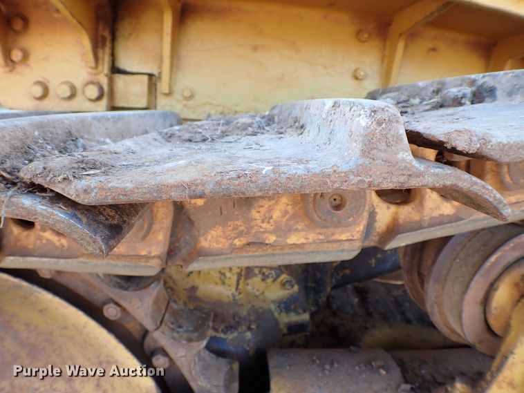 image for item MF9400 1979 Caterpillar D6D  dozer