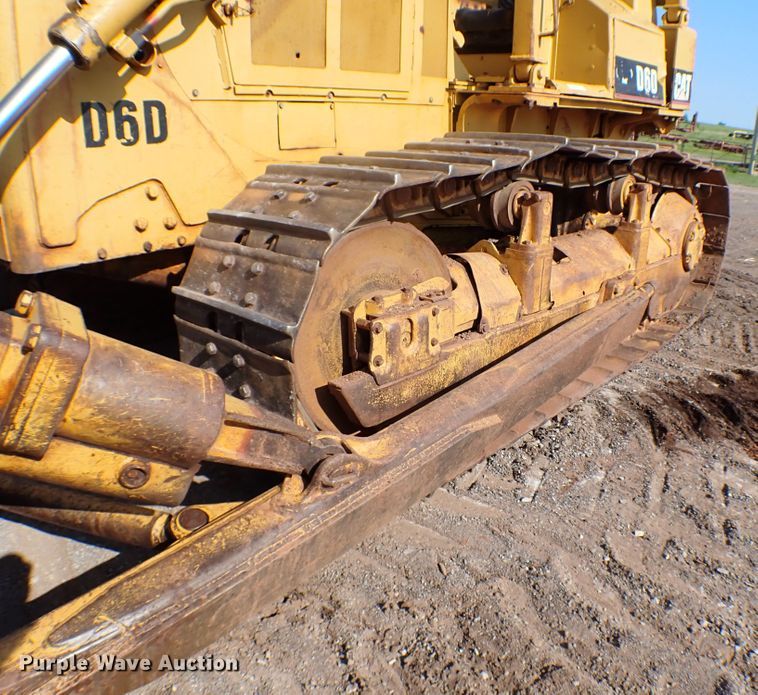 image for item MF9400 1979 Caterpillar D6D  dozer