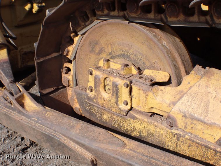 image for item MF9400 1979 Caterpillar D6D  dozer