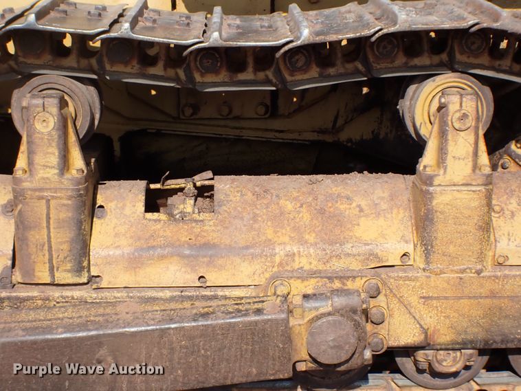 image for item MF9400 1979 Caterpillar D6D  dozer