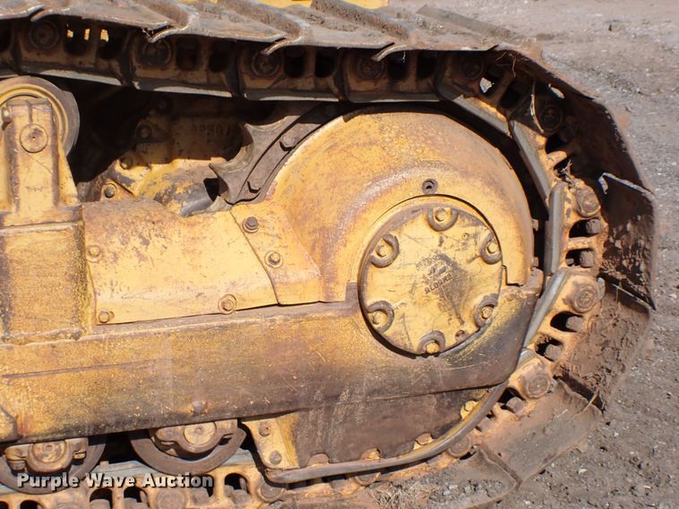 image for item MF9400 1979 Caterpillar D6D  dozer