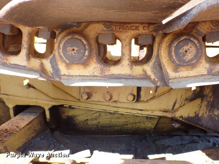 image for item MF9400 1979 Caterpillar D6D  dozer