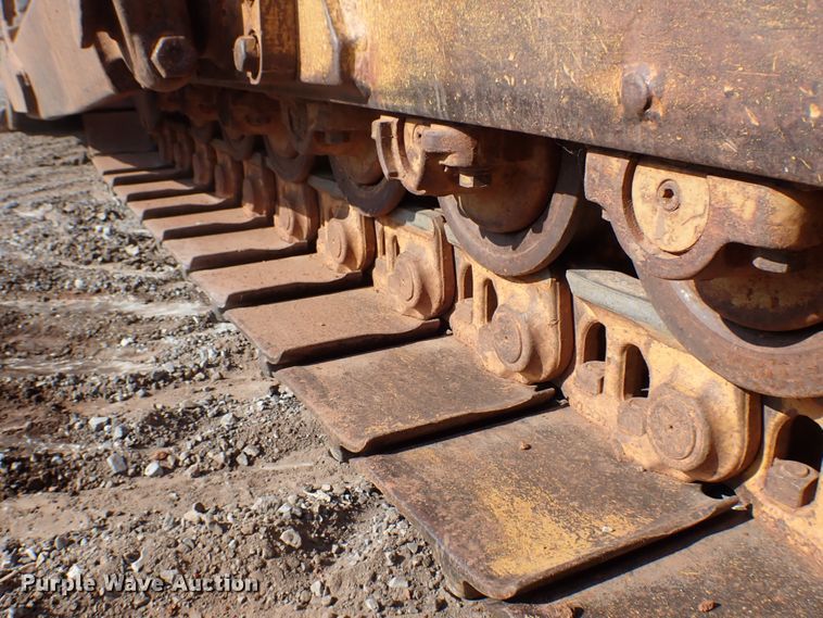 image for item MF9400 1979 Caterpillar D6D  dozer