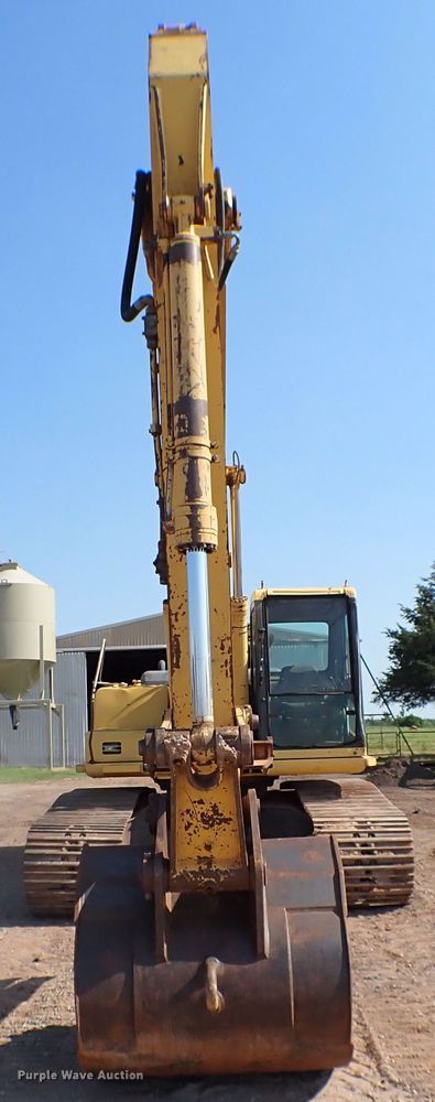 image for item MF9401 1999 Komatsu PC200LC-6  excavator