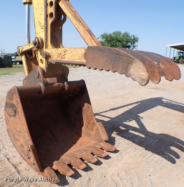 image for item MF9401 1999 Komatsu PC200LC-6  excavator