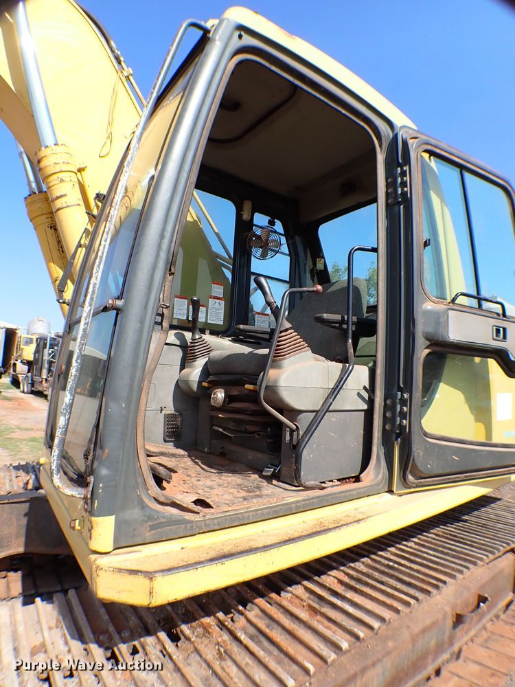 image for item MF9401 1999 Komatsu PC200LC-6  excavator