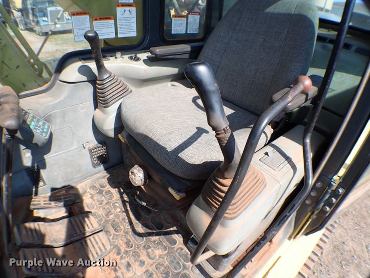 image for item MF9401 1999 Komatsu PC200LC-6  excavator