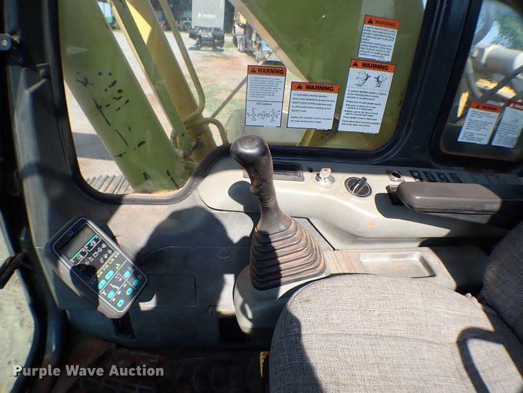 image for item MF9401 1999 Komatsu PC200LC-6  excavator