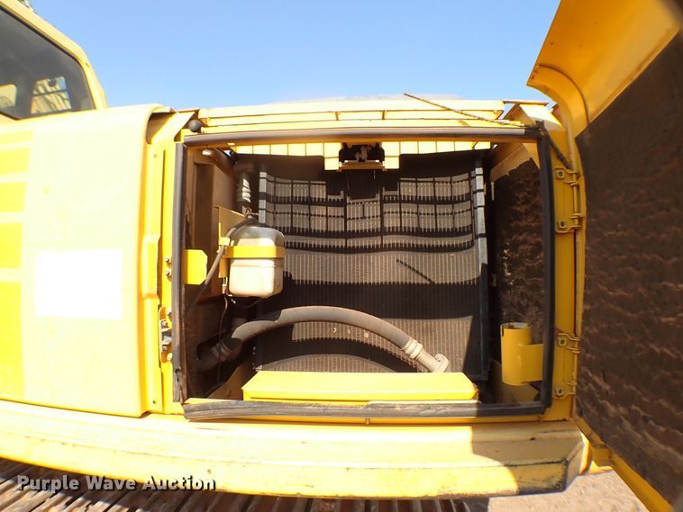 image for item MF9401 1999 Komatsu PC200LC-6  excavator