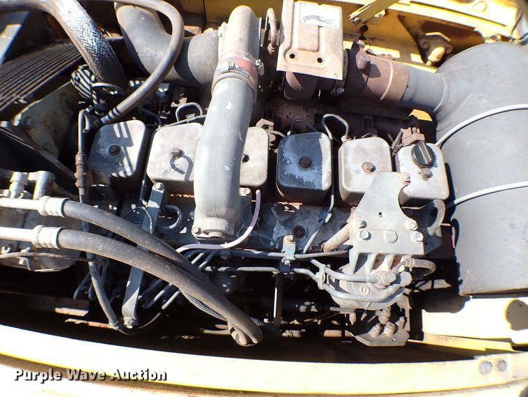 image for item MF9401 1999 Komatsu PC200LC-6  excavator