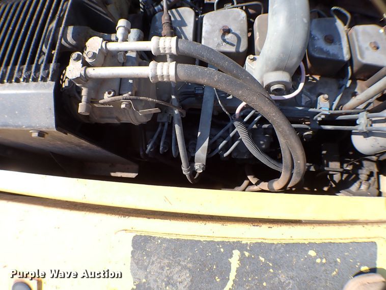 image for item MF9401 1999 Komatsu PC200LC-6  excavator