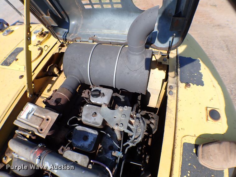 image for item MF9401 1999 Komatsu PC200LC-6  excavator