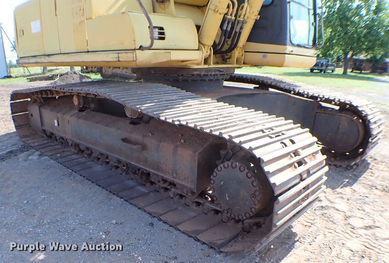 image for item MF9401 1999 Komatsu PC200LC-6  excavator