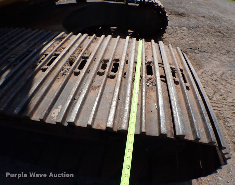 image for item MF9401 1999 Komatsu PC200LC-6  excavator