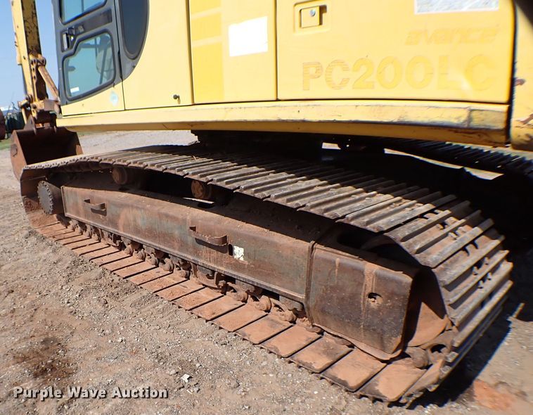 image for item MF9401 1999 Komatsu PC200LC-6  excavator