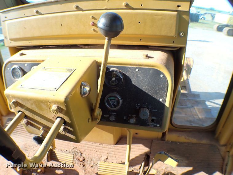image for item MF9403 1985 Caterpillar D6D  dozer