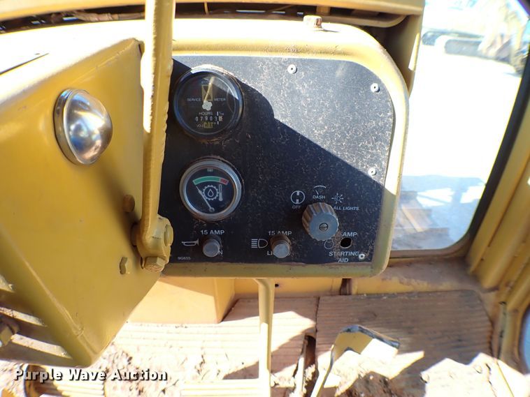 image for item MF9403 1985 Caterpillar D6D  dozer