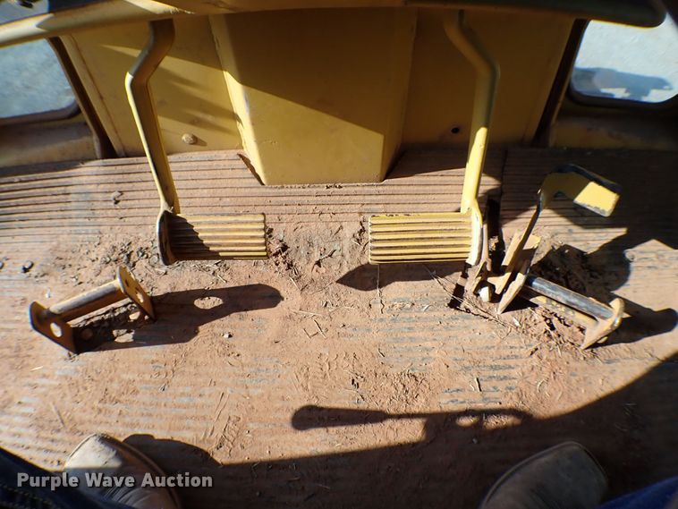 image for item MF9403 1985 Caterpillar D6D  dozer