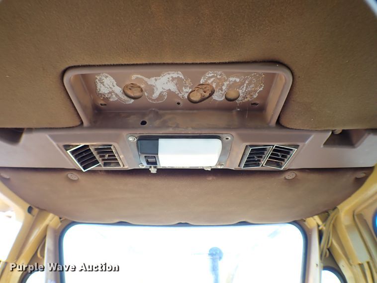 image for item MF9403 1985 Caterpillar D6D  dozer