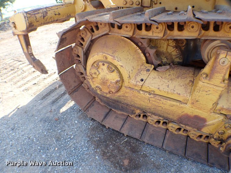 image for item MF9403 1985 Caterpillar D6D  dozer