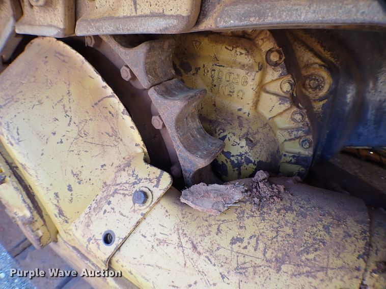 image for item MF9403 1985 Caterpillar D6D  dozer