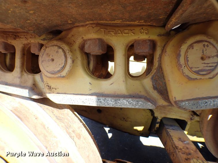 image for item MF9403 1985 Caterpillar D6D  dozer